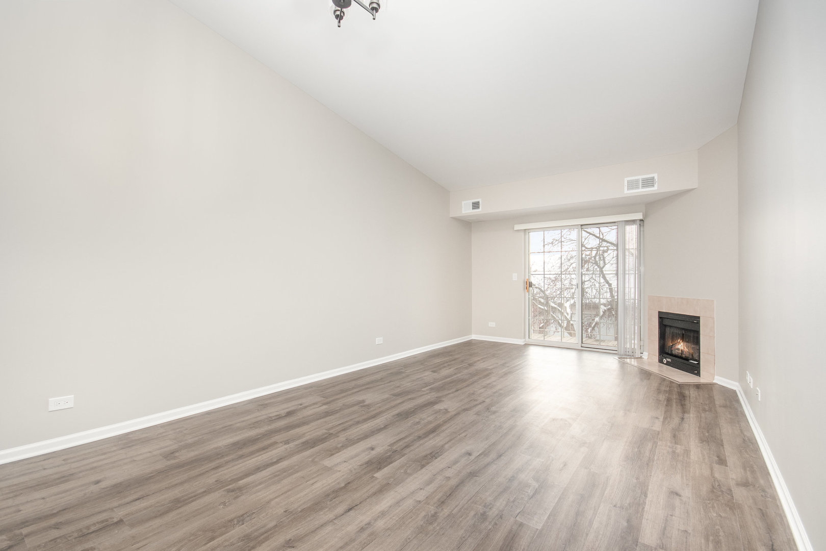 734 N Gary Avenue #210, Carol Stream, IL 60188