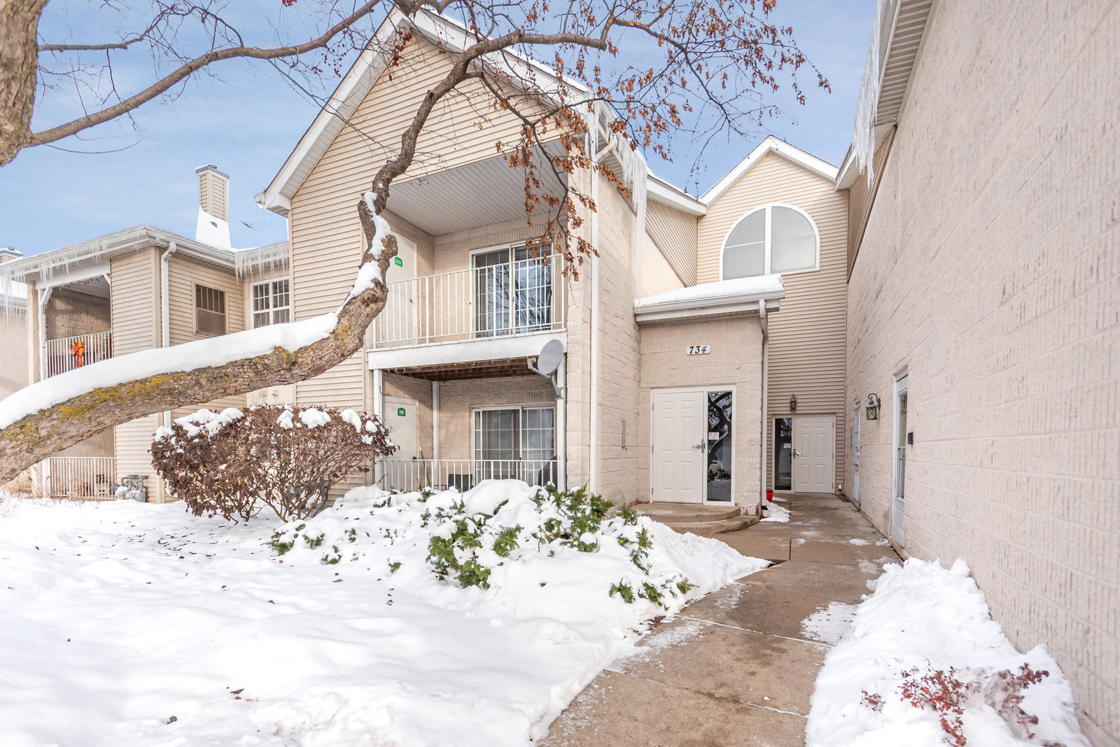 734 N Gary Avenue #210, Carol Stream, IL 60188