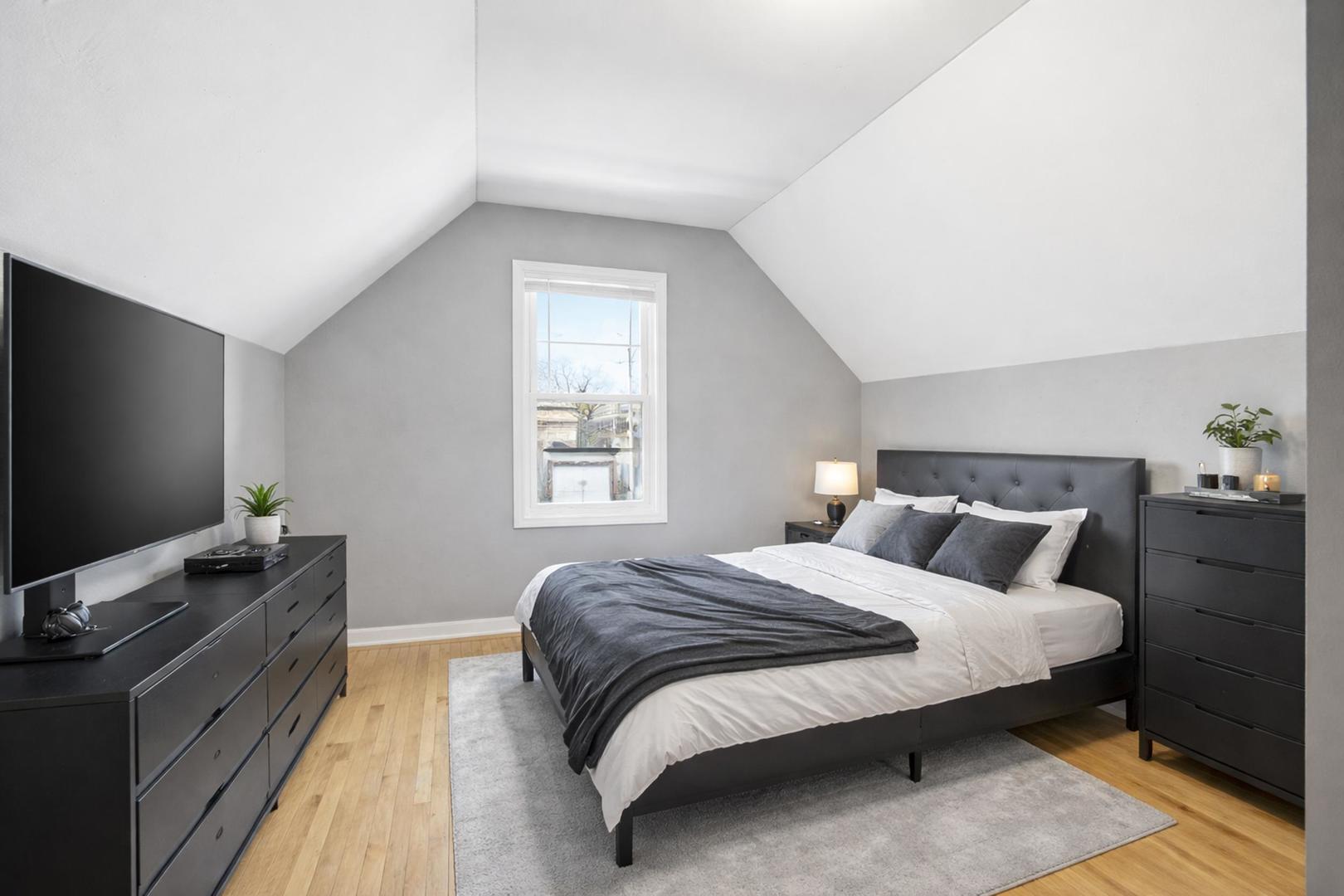 7118 S Indiana Avenue, Chicago, IL 60619