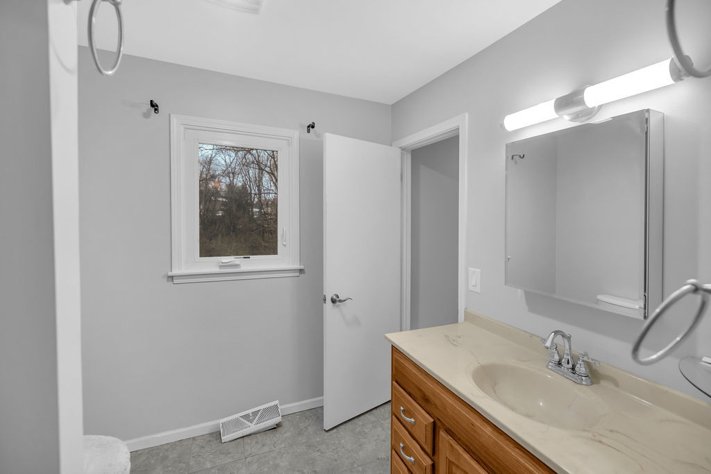 3309 Ferris Drive, Decatur, IL 62521