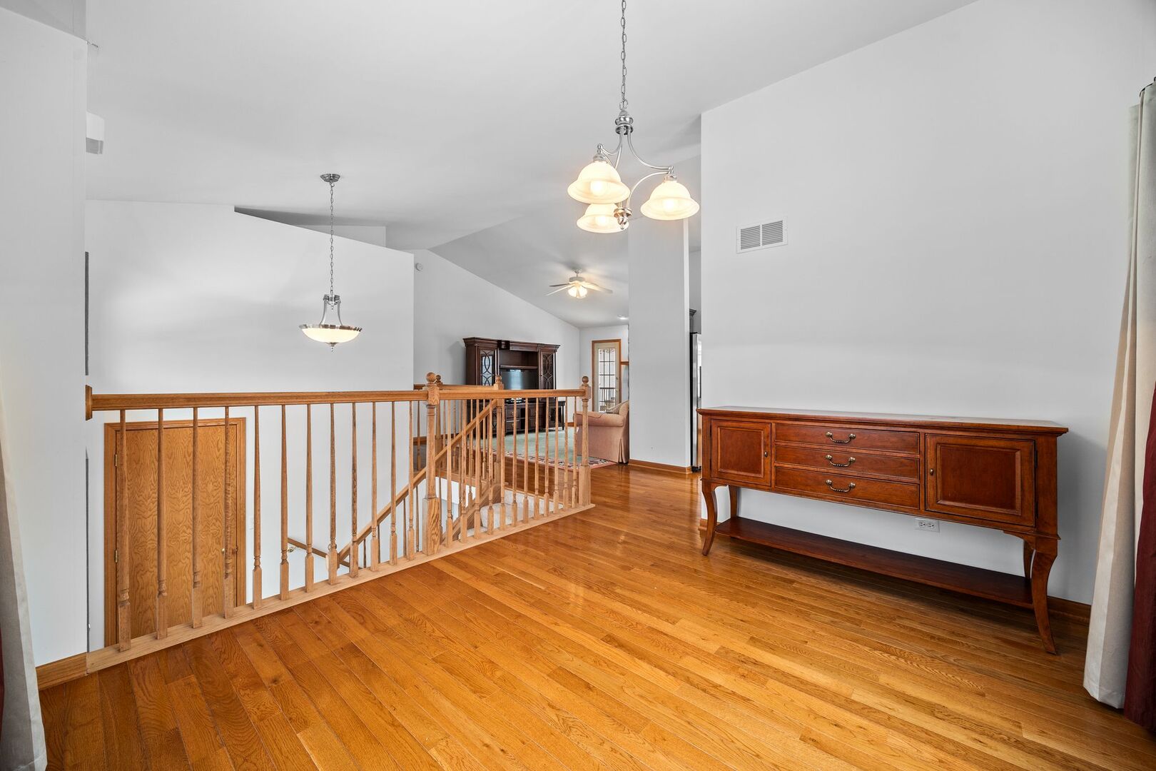 38815 N Broadway Avenue, Antioch, IL 60002