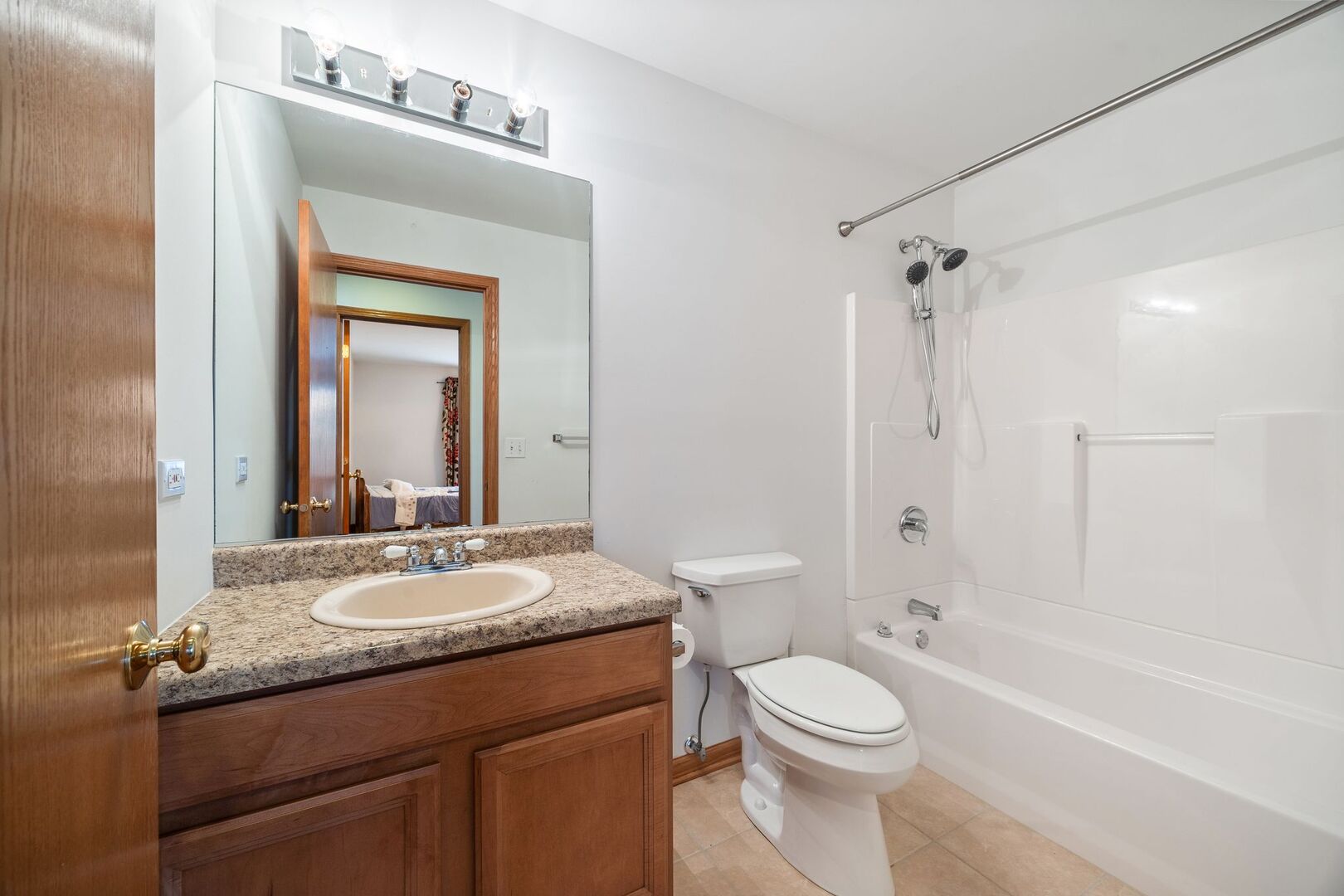 38815 N Broadway Avenue, Antioch, IL 60002