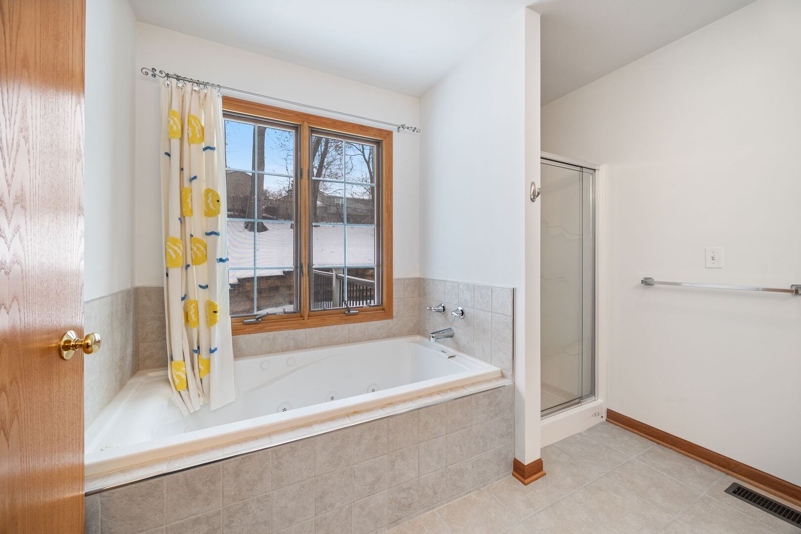 38815 N Broadway Avenue, Antioch, IL 60002