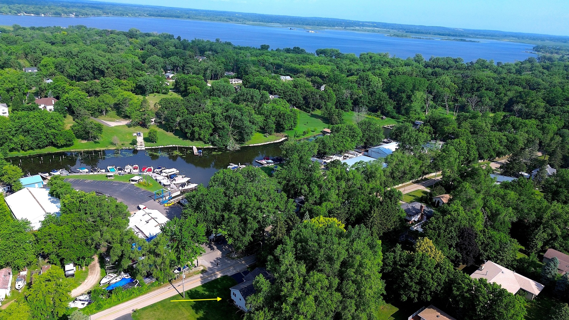 38815 N Broadway Avenue, Antioch, IL 60002