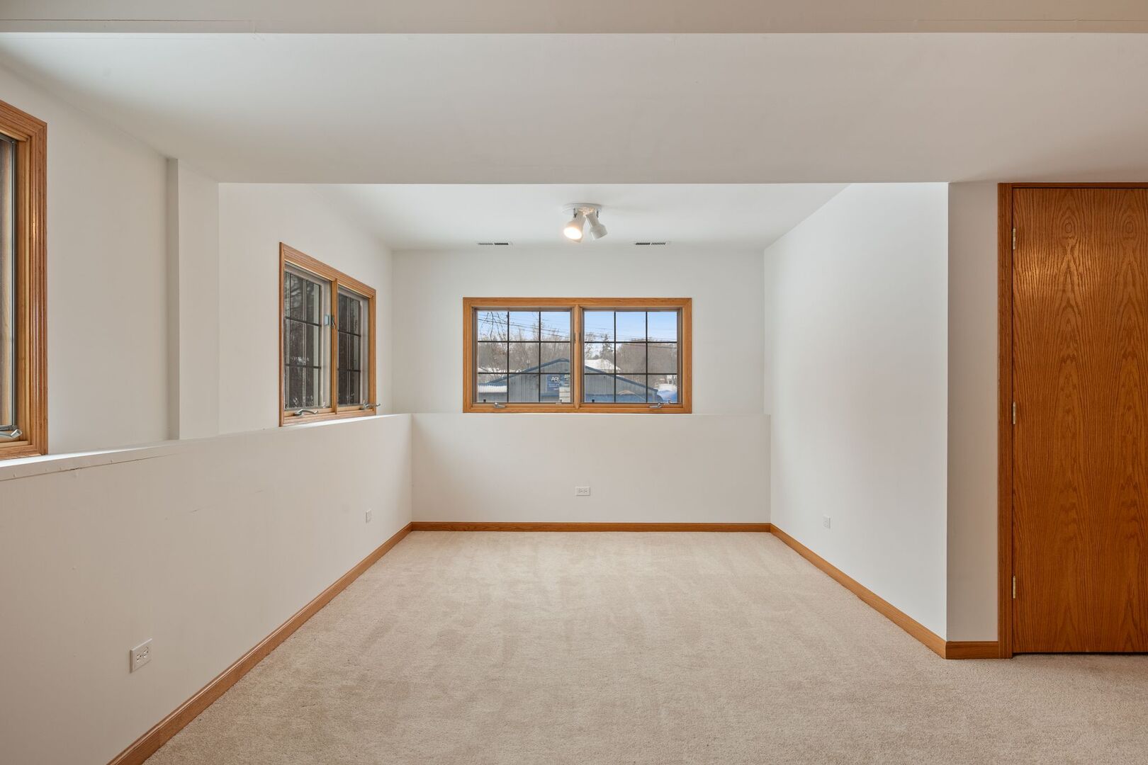 38815 N Broadway Avenue, Antioch, IL 60002