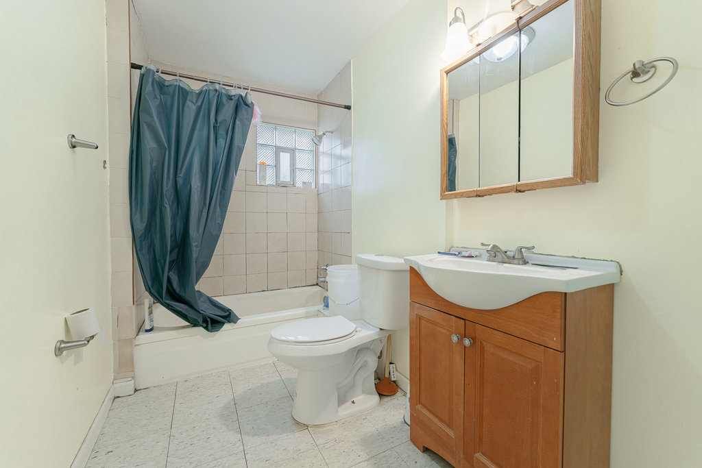 2629 Broadway Street, Blue Island, IL 60406