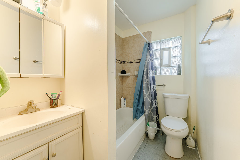 2629 Broadway Street, Blue Island, IL 60406