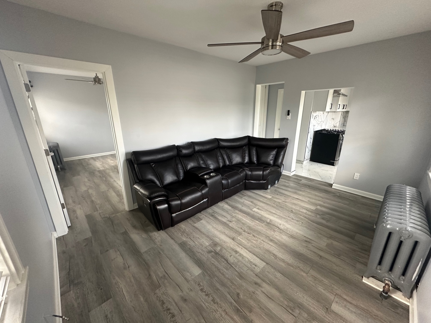 6 S Monterey Avenue #E, Villa Park, IL 60181