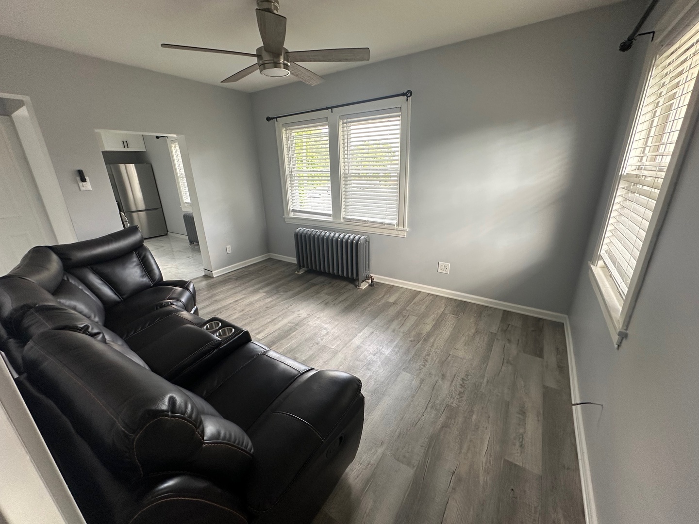 6 S Monterey Avenue #E, Villa Park, IL 60181