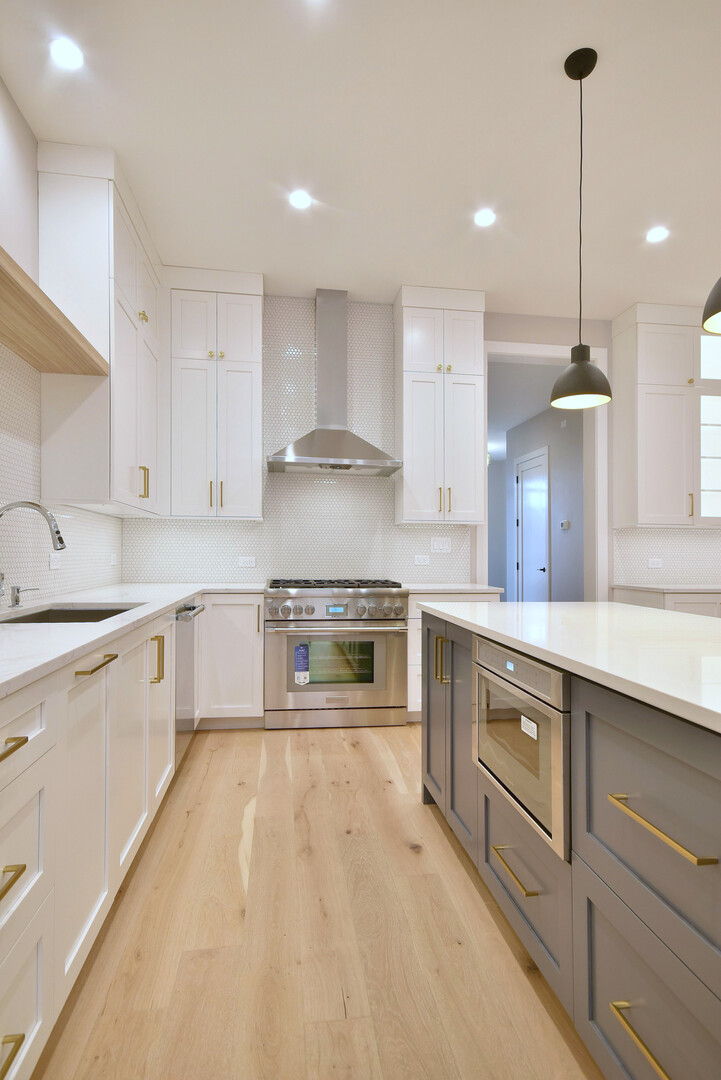 256 Addison Avenue, Elmhurst, IL 60126