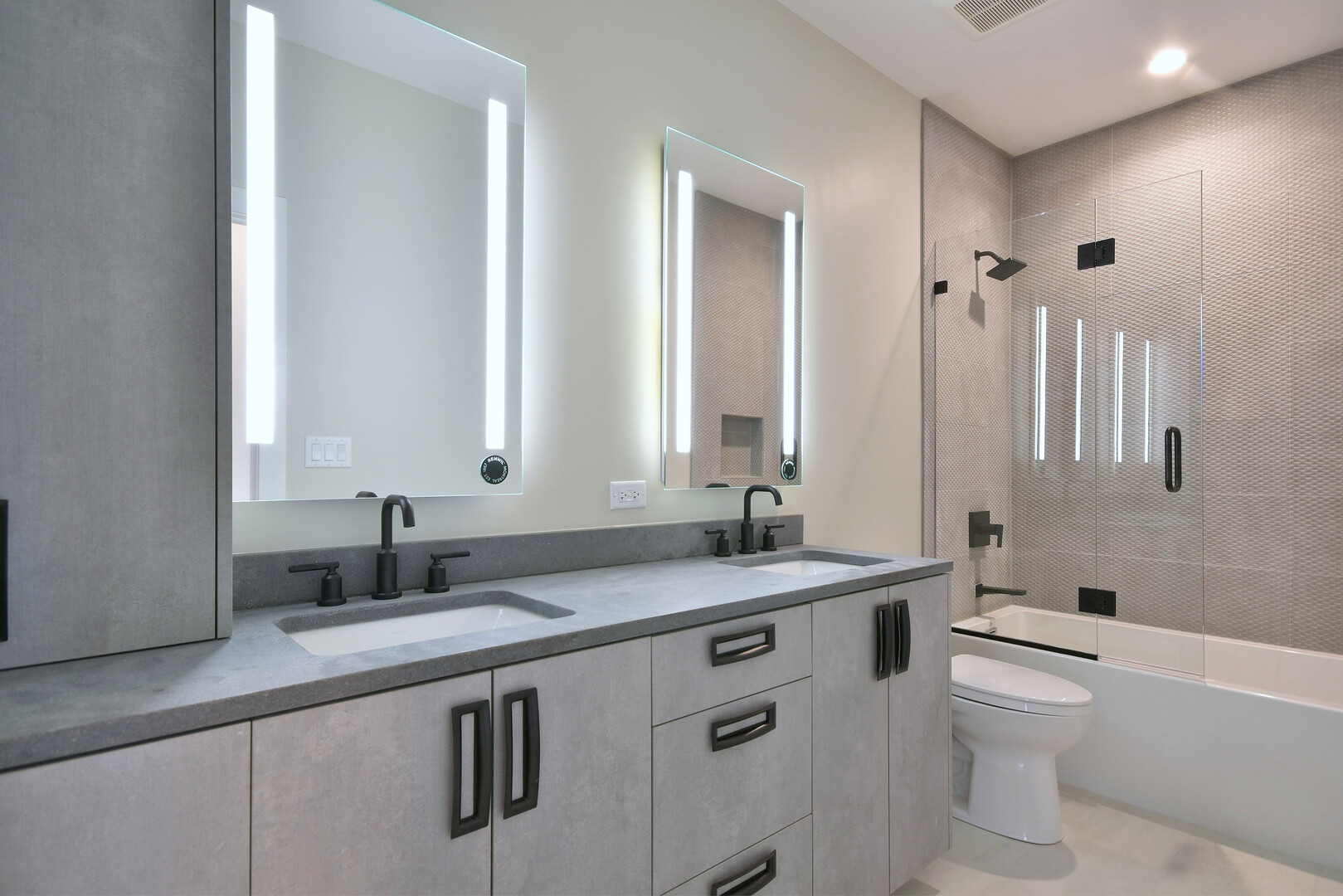 256 Addison Avenue, Elmhurst, IL 60126