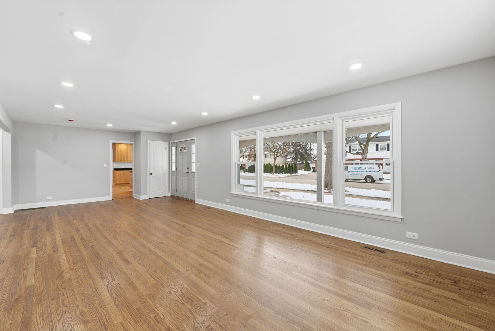 1220 N Hamlin Avenue, Park Ridge, IL 60068