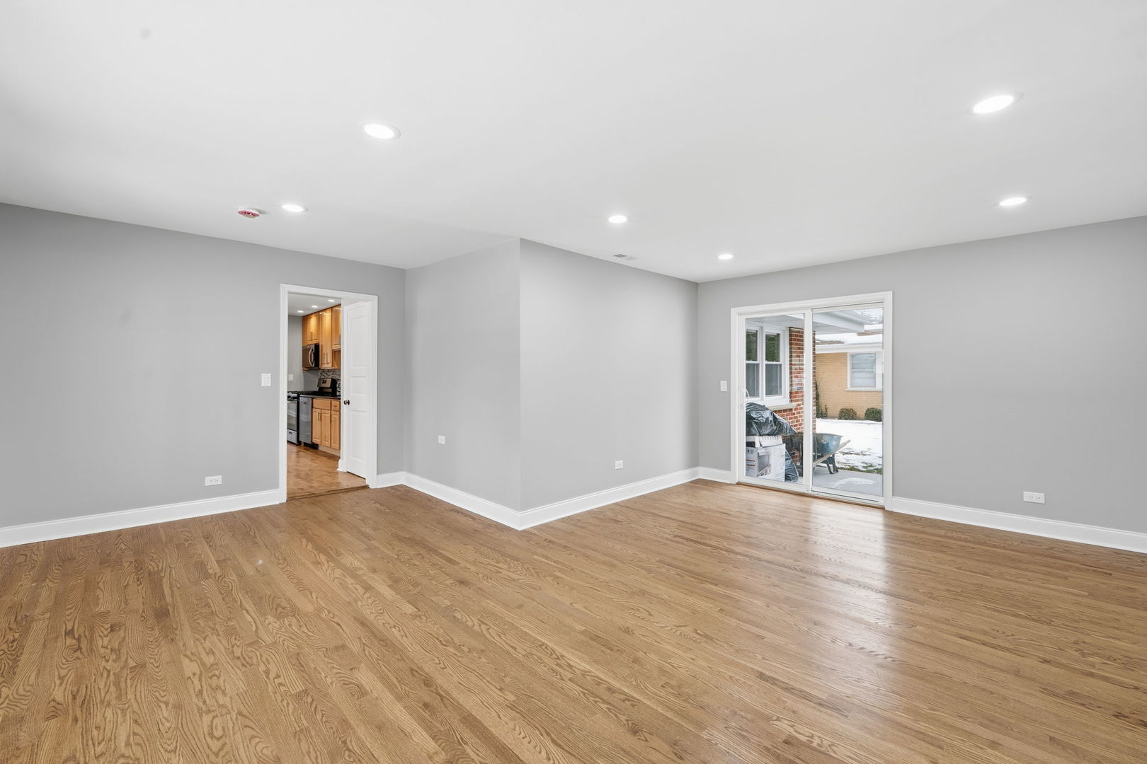 1220 N Hamlin Avenue, Park Ridge, IL 60068