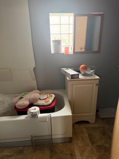 907 S 10th Avenue, Maywood, IL 60153