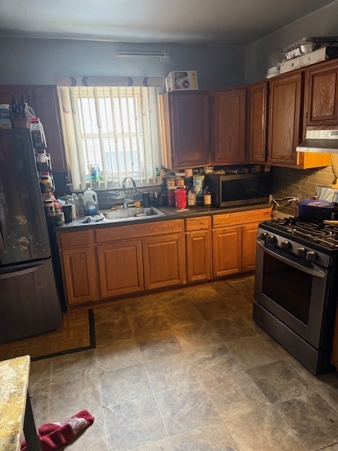 907 S 10th Avenue, Maywood, IL 60153