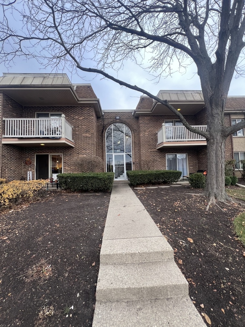 910 W Alleghany Drive #2A, Arlington Heights, IL 60004