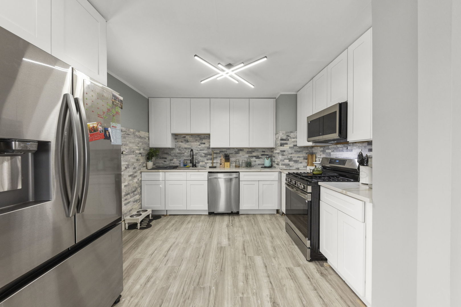 1364 Leslie Lane, Glendale Heights, IL 60139