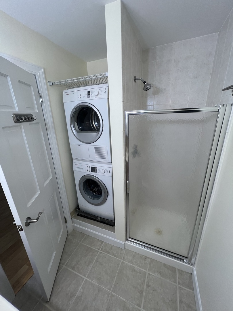 2426 N Kennicott Drive #1B, Arlington Heights, IL 60004