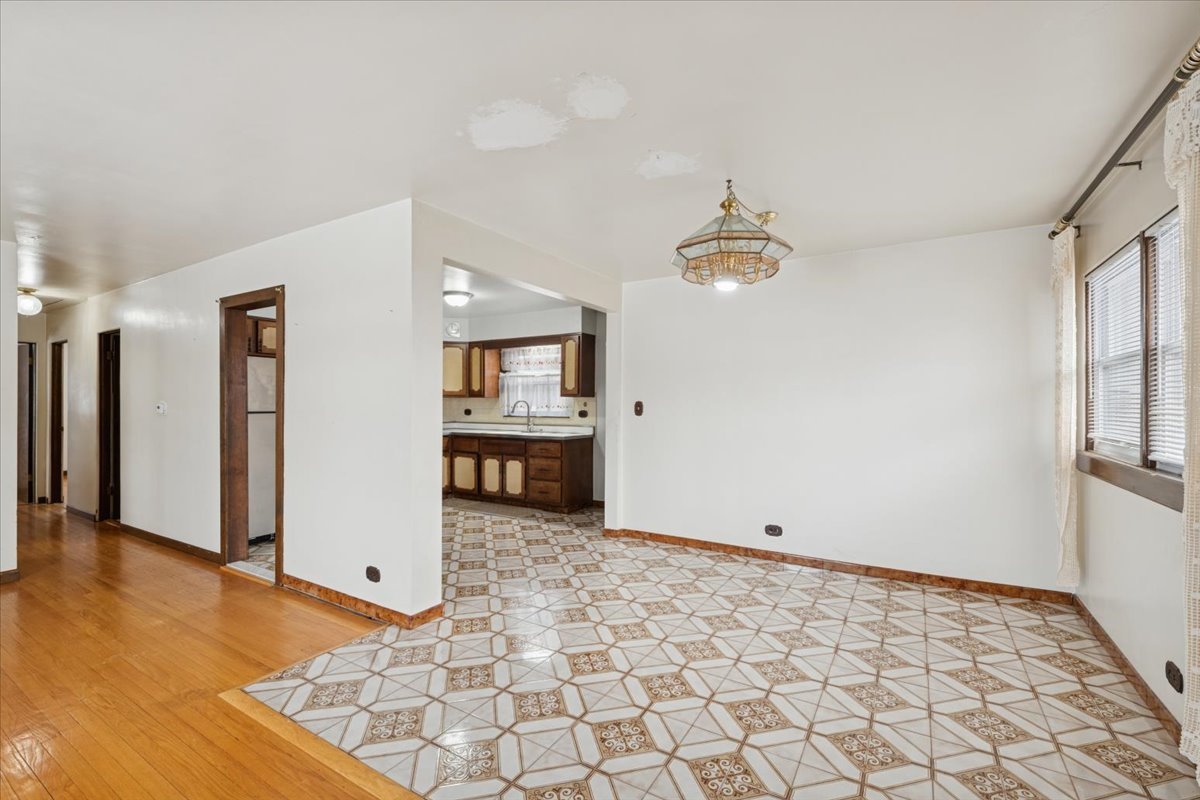 4647 N Newland Avenue, Harwood Heights, IL 60706