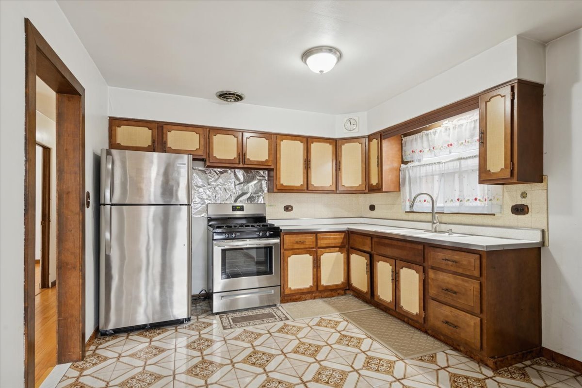 4647 N Newland Avenue, Harwood Heights, IL 60706