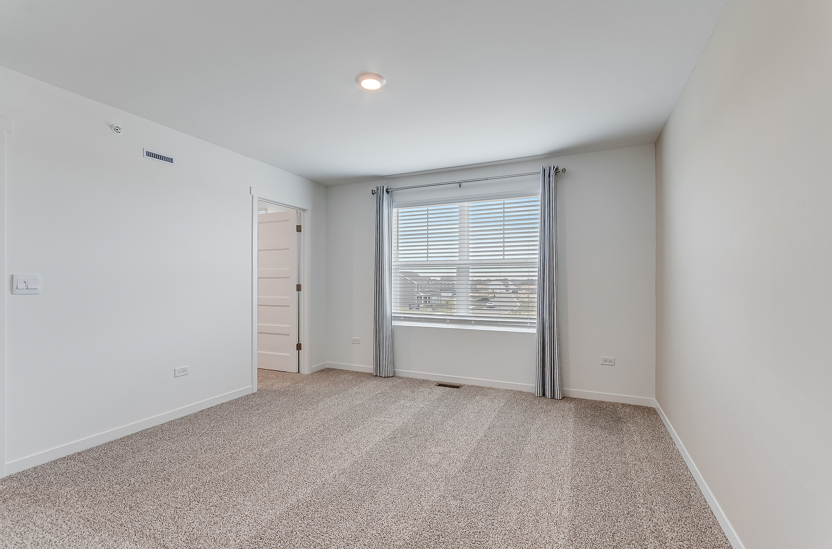 2229 Riesling Road #2229, Oswego, IL 60543