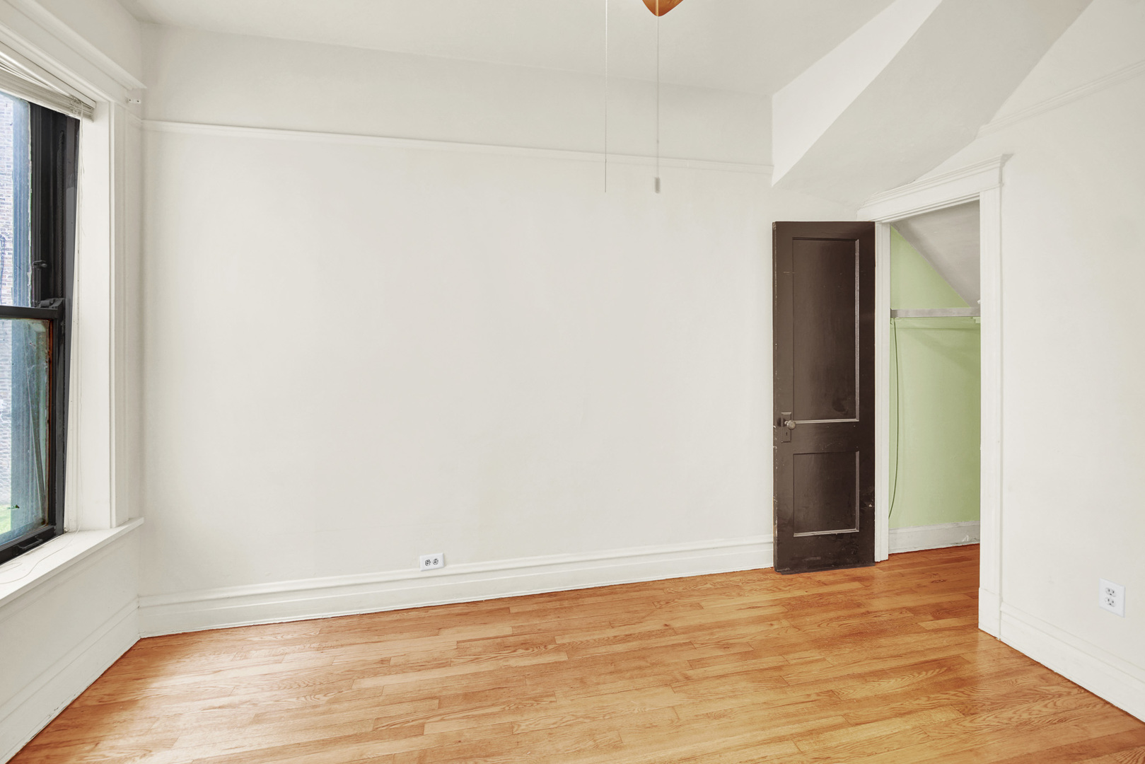 6510 S Rhodes Avenue, Chicago, IL 60637