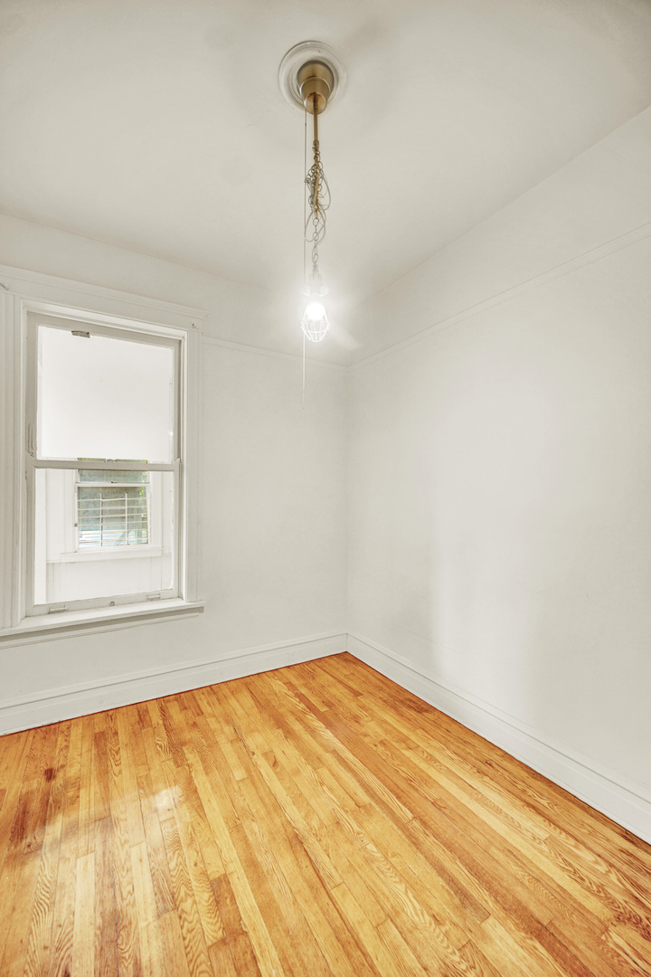 6510 S Rhodes Avenue, Chicago, IL 60637