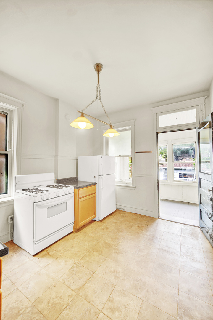 6510 S Rhodes Avenue, Chicago, IL 60637