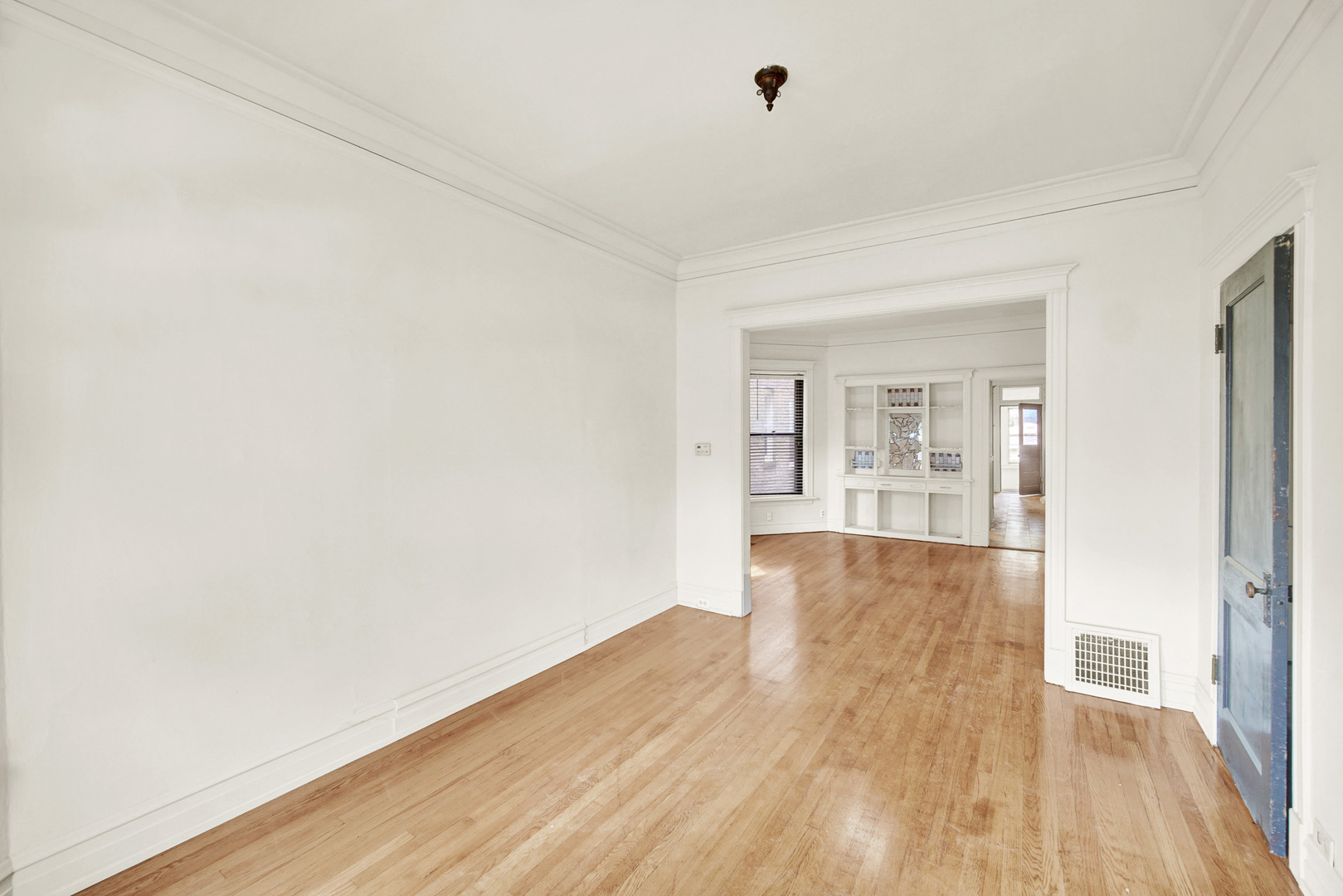 6510 S Rhodes Avenue, Chicago, IL 60637