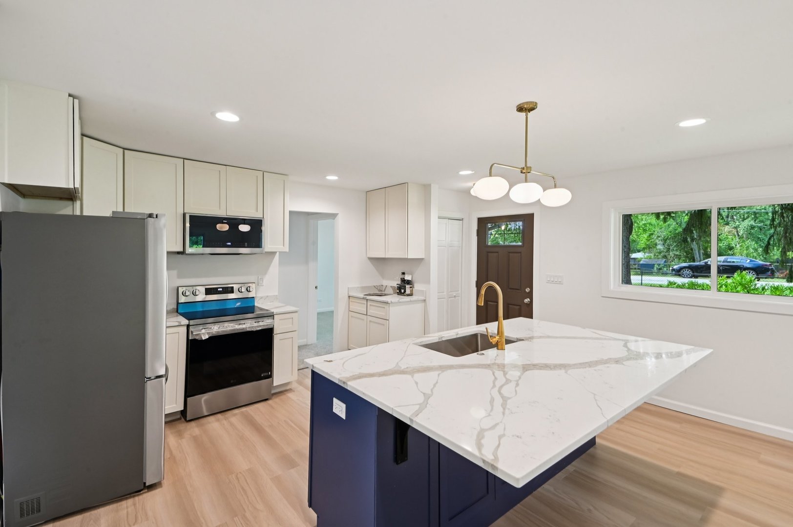 39161 N Holdridge Avenue, Beach Park, IL 60099