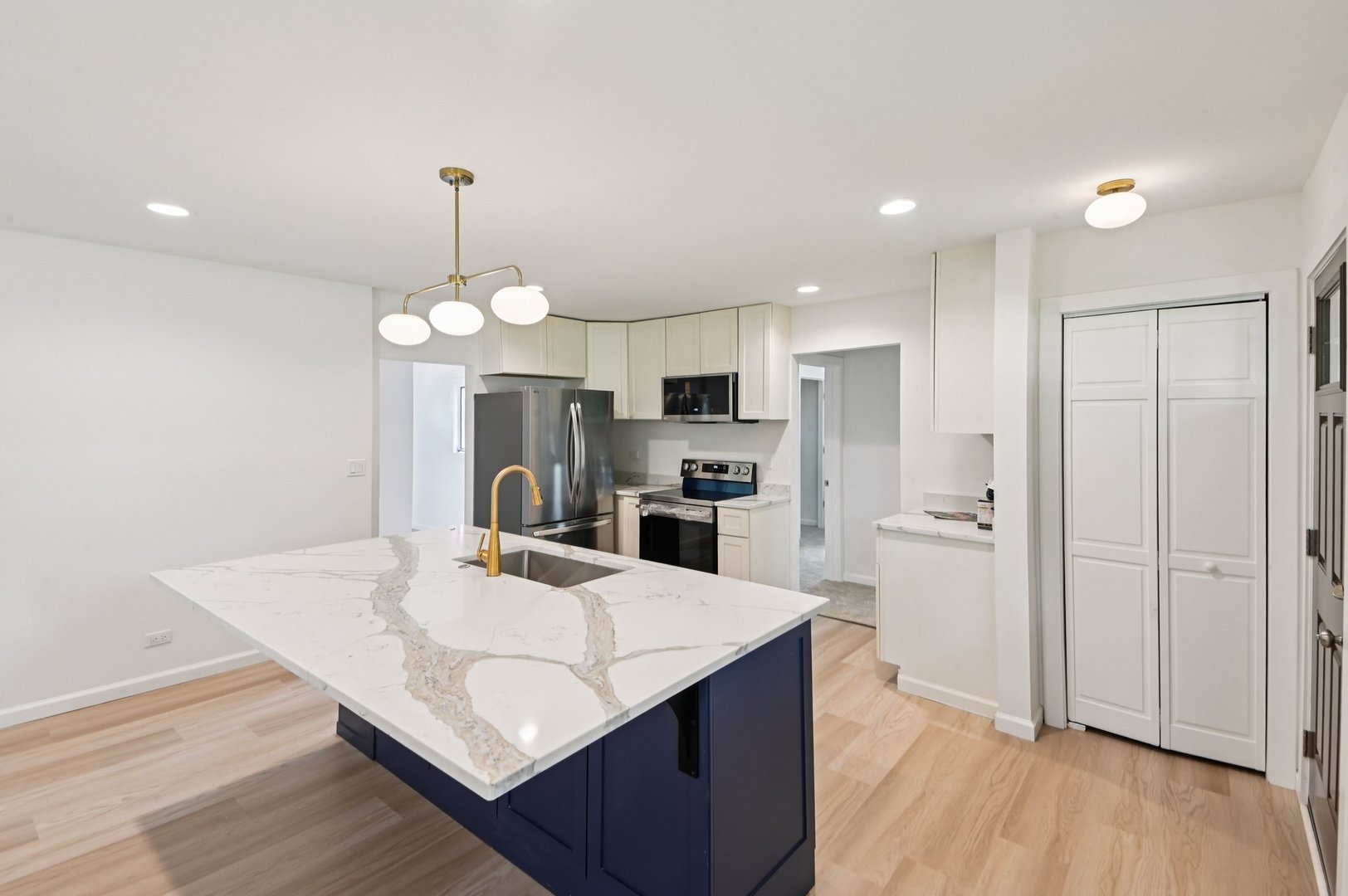 39161 N Holdridge Avenue, Beach Park, IL 60099