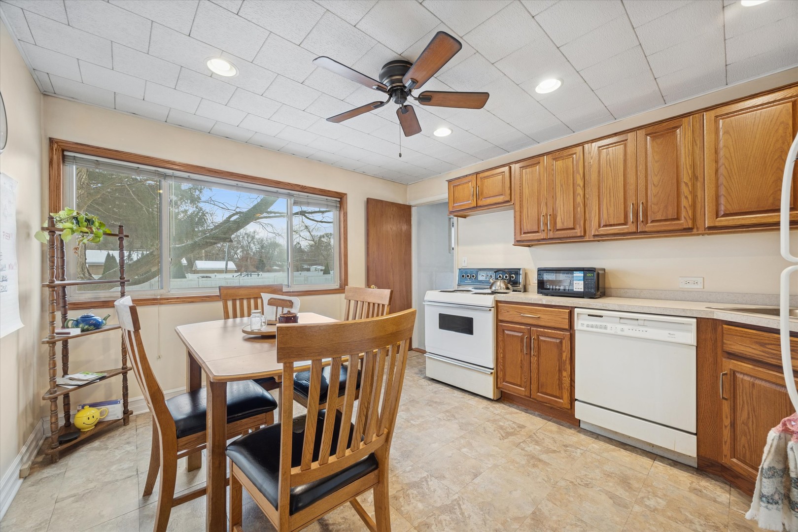 4714 Schwartz Avenue, Lisle, IL 60532