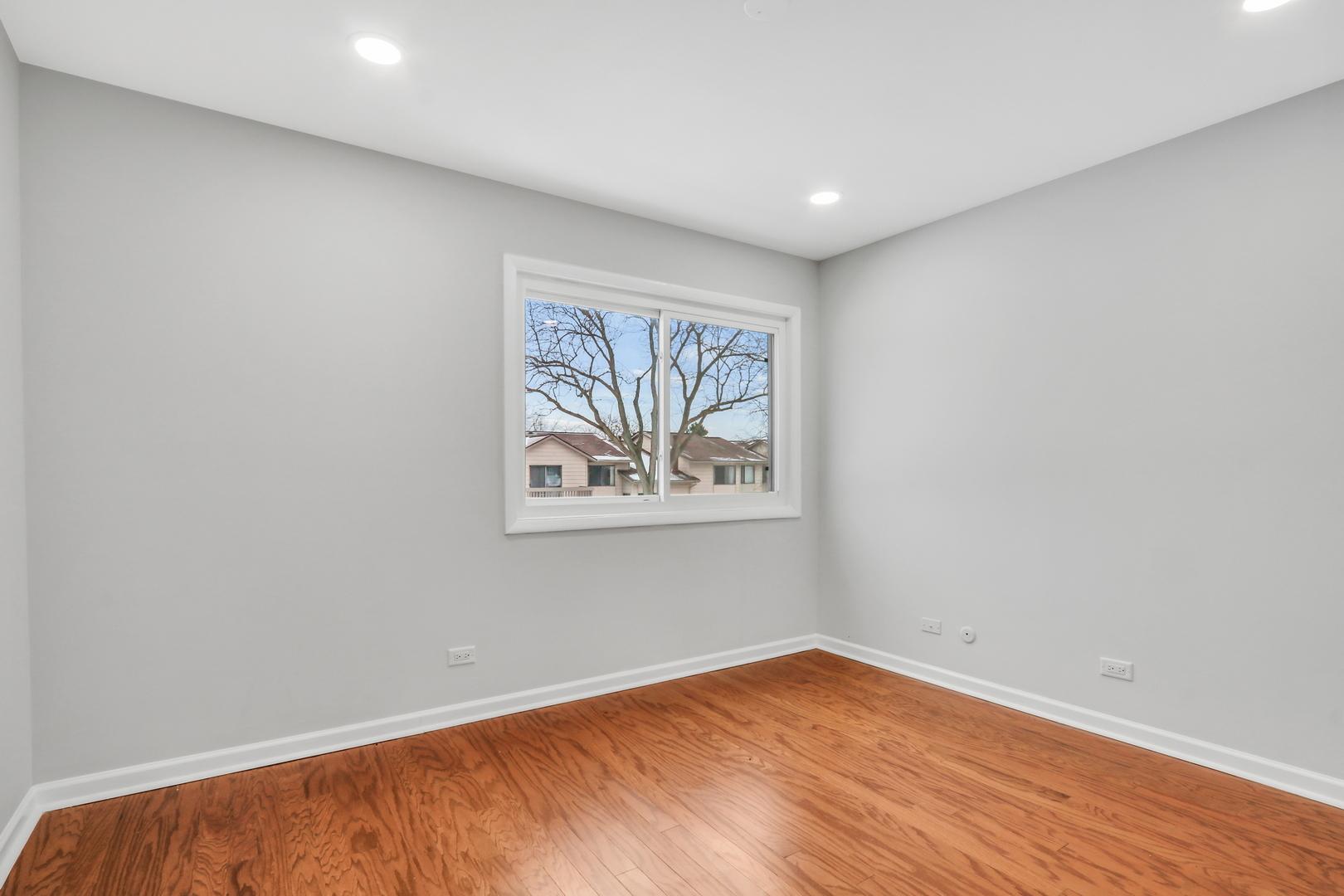 111 Windsor Drive, Vernon Hills, IL 60061