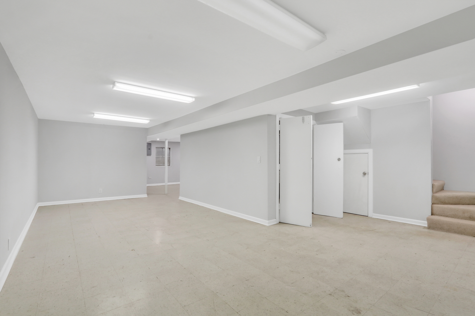 111 Windsor Drive, Vernon Hills, IL 60061