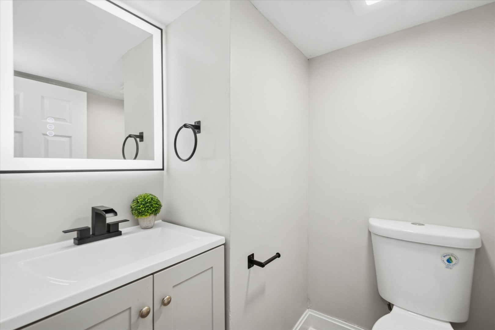 8730 S Wabash Avenue, Chicago, IL 60619