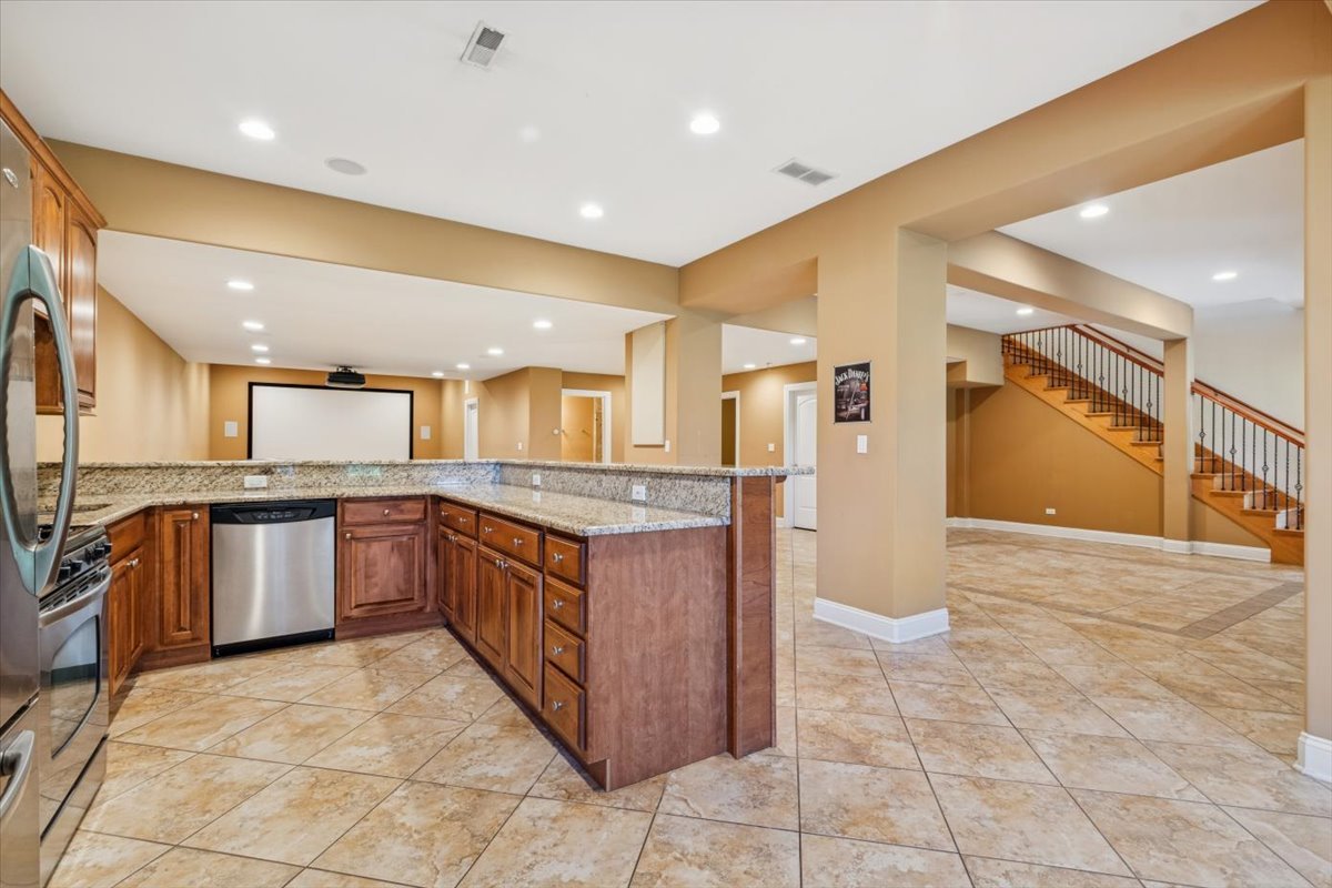 12328 Province Drive, Lemont, IL 60439