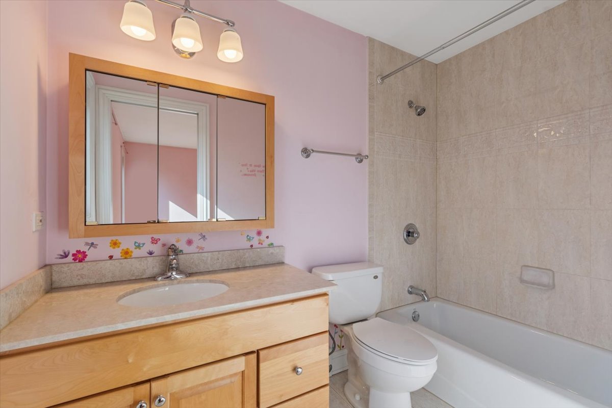 12328 Province Drive, Lemont, IL 60439