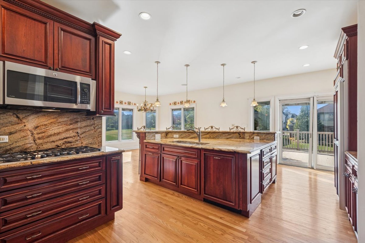 12328 Province Drive, Lemont, IL 60439