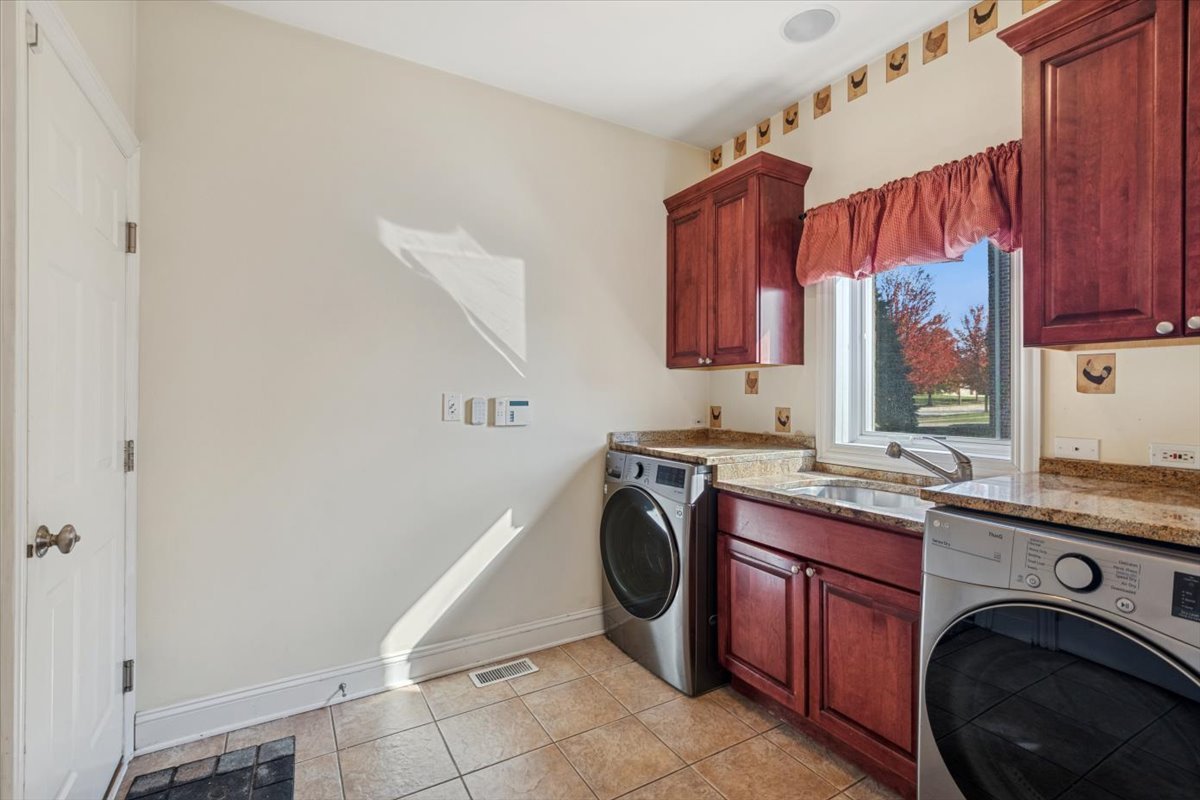 12328 Province Drive, Lemont, IL 60439