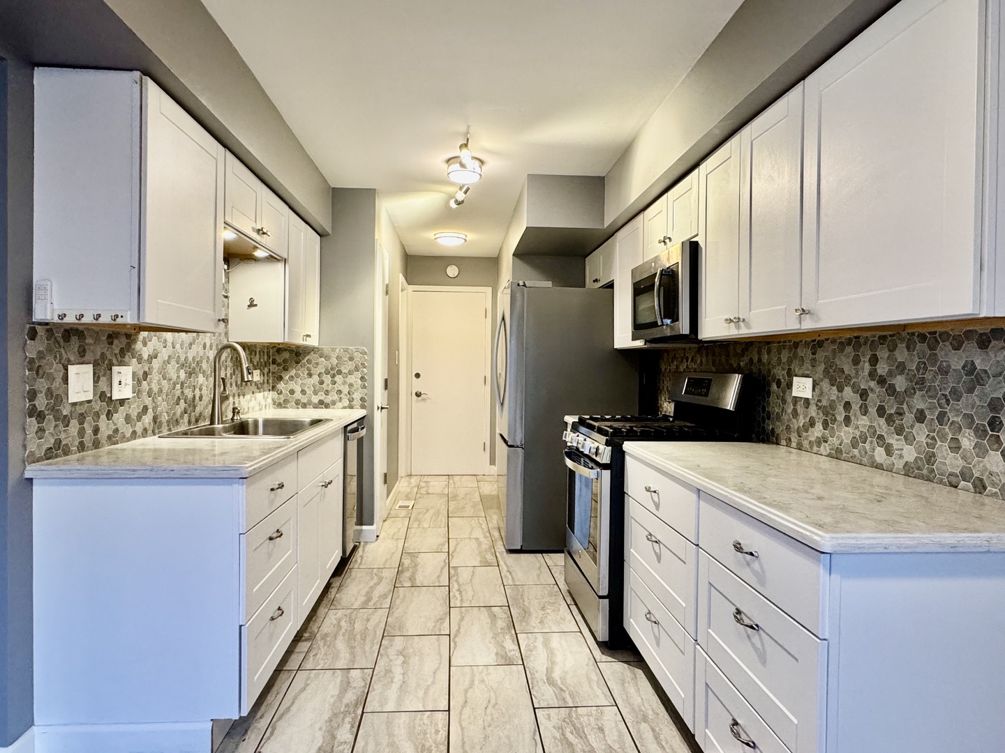 9322 Waterford Lane, Orland Park, IL 60462