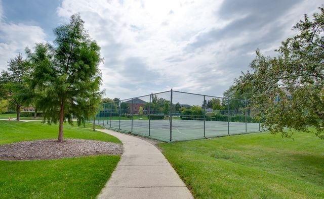 850 Wellington Avenue #304, Elk Grove Village, IL 60007
