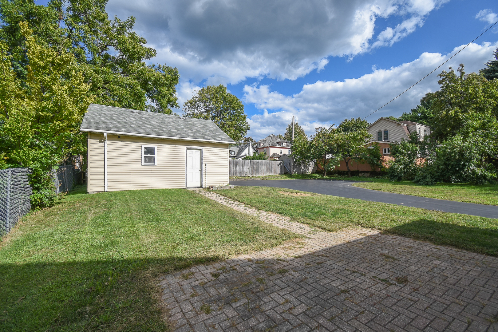 443 N Ash Street, Waukegan, IL 60085