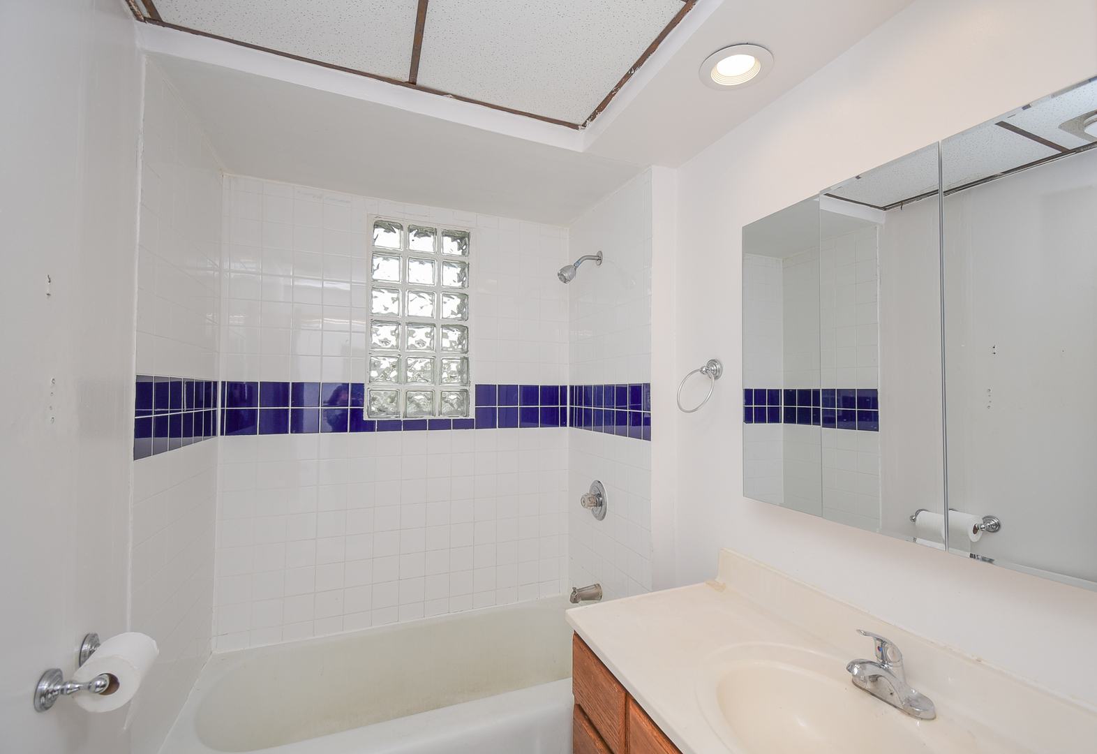 443 N Ash Street, Waukegan, IL 60085