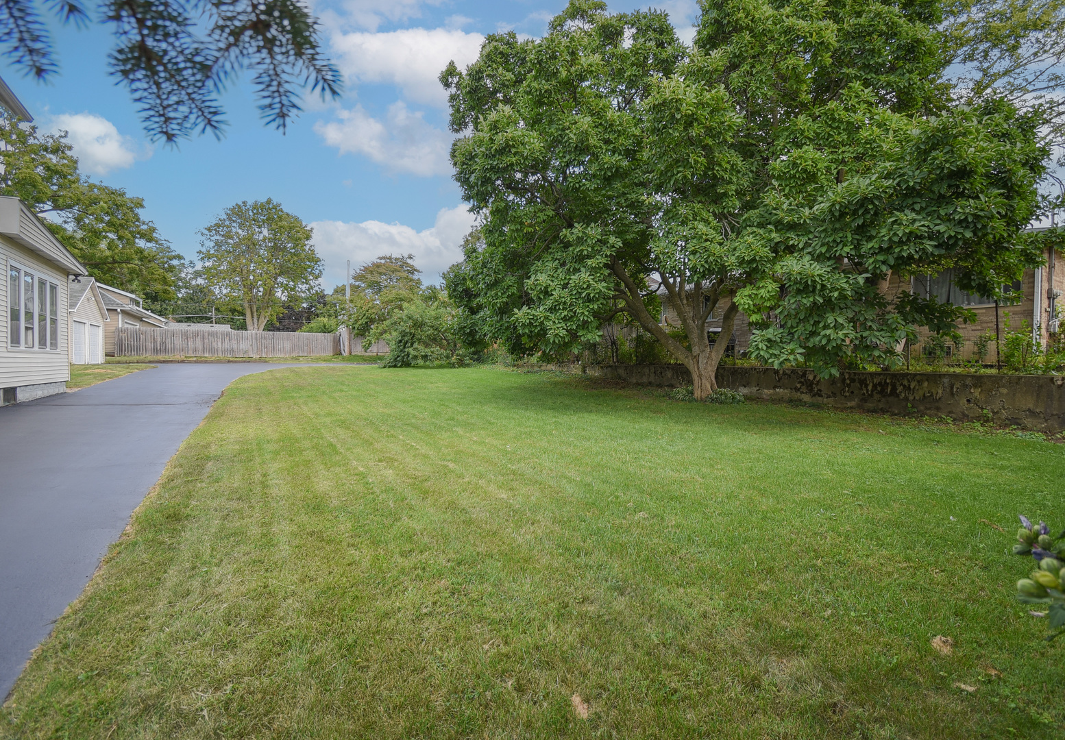 443 N Ash Street, Waukegan, IL 60085