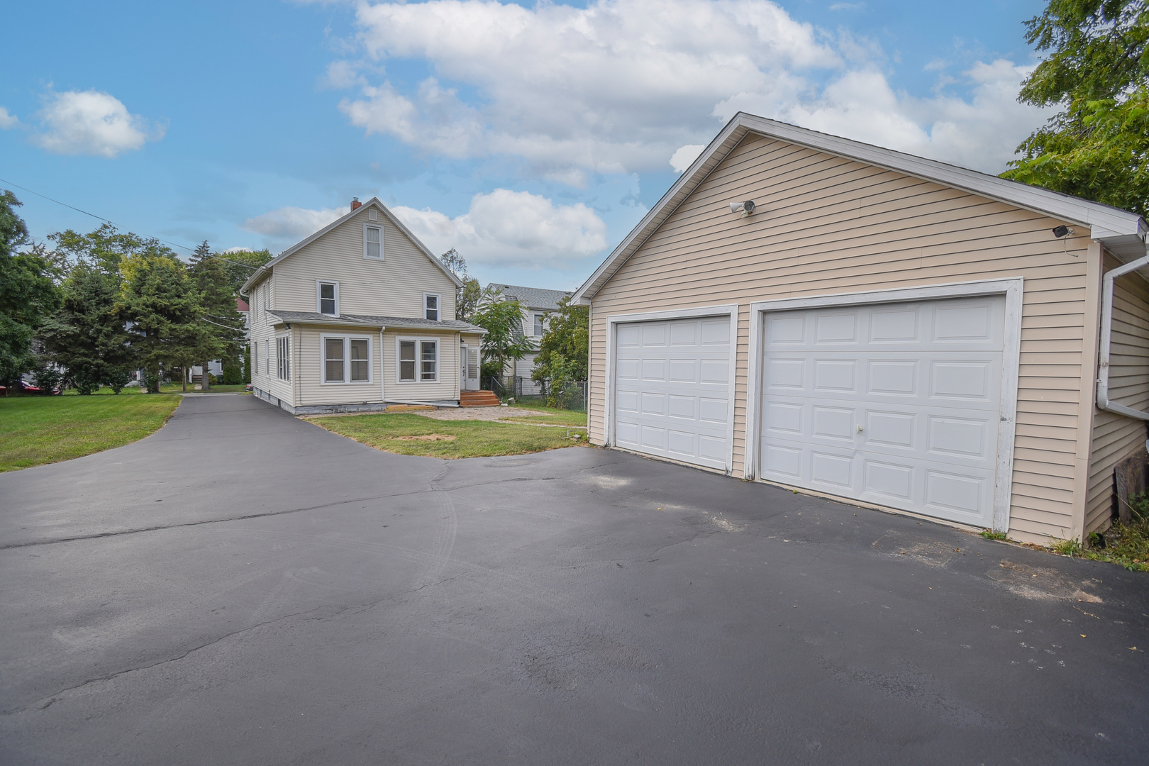 443 N Ash Street, Waukegan, IL 60085