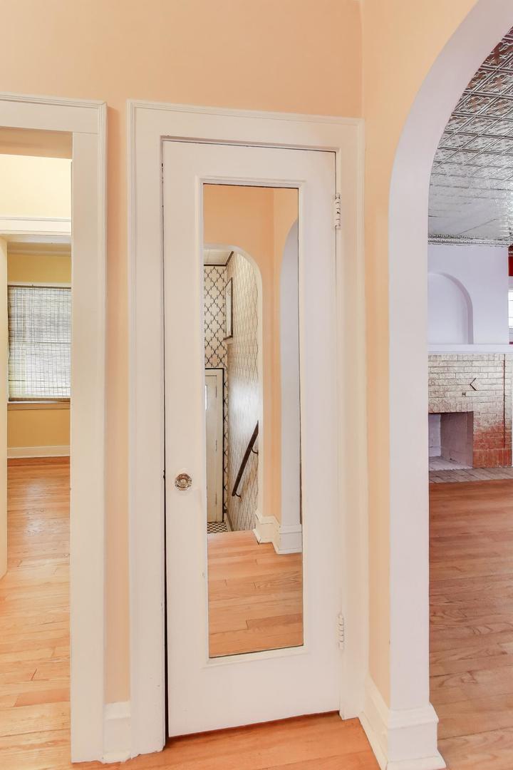 1601 Sherman Place, Des Plaines, IL 60016