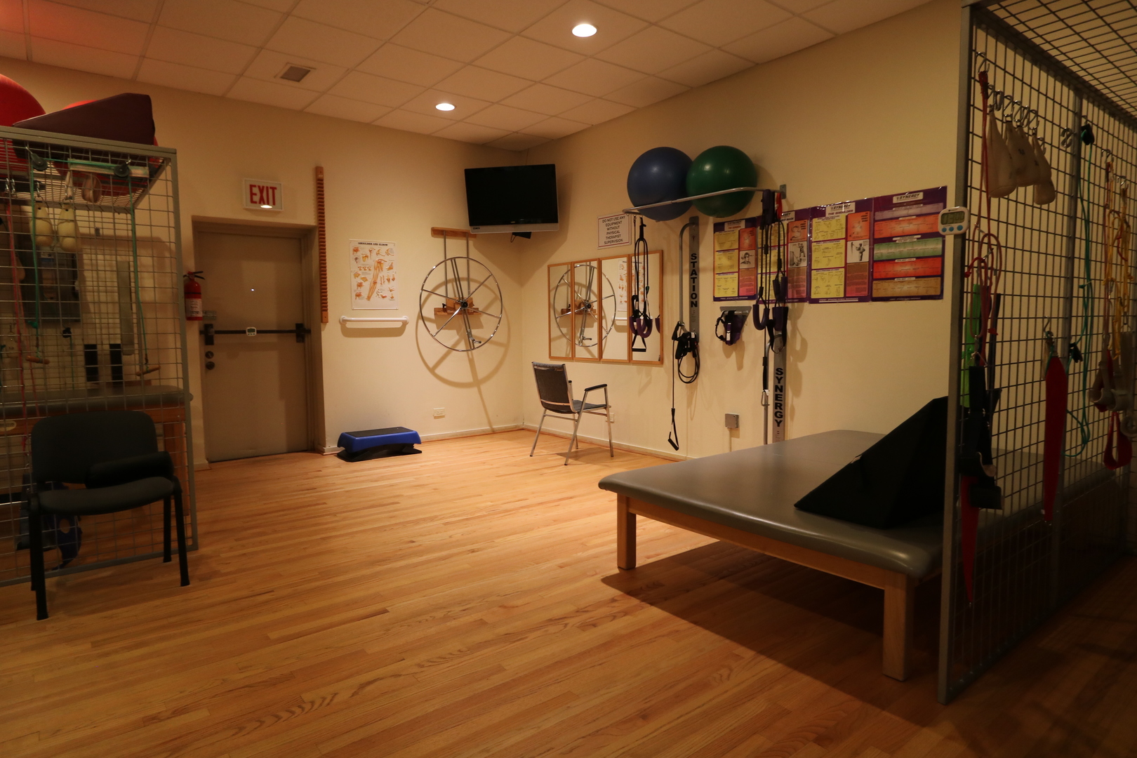 6737 W 95th Street, Oak Lawn, IL 60453