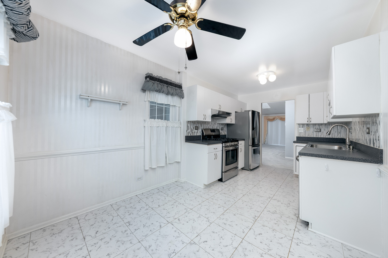 2319 Chasewood Drive, Downers Grove, IL 60515