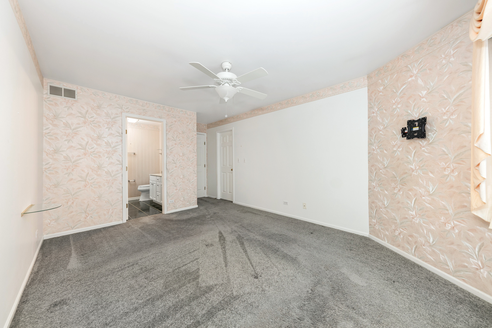 2319 Chasewood Drive, Downers Grove, IL 60515