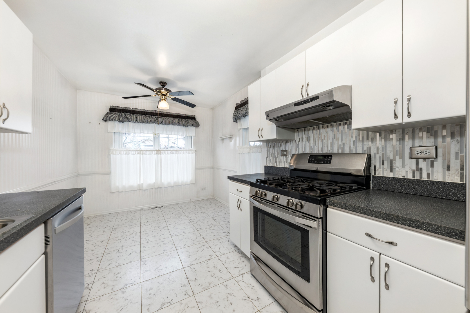 2319 Chasewood Drive, Downers Grove, IL 60515